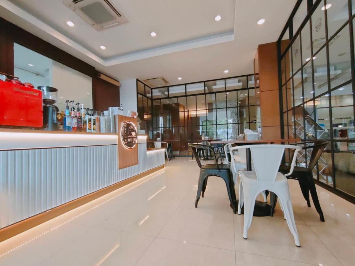 At 115 Hotel By Rompo Bangkok Extérieur photo